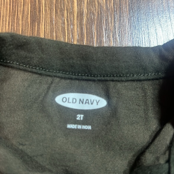 Lot of boy casual tees size 2t - Picture 8 of 10